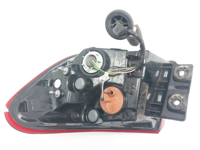 Recambio de piloto trasero izquierdo para kia ceed crdi referencia OEM IAM 92401J7050  