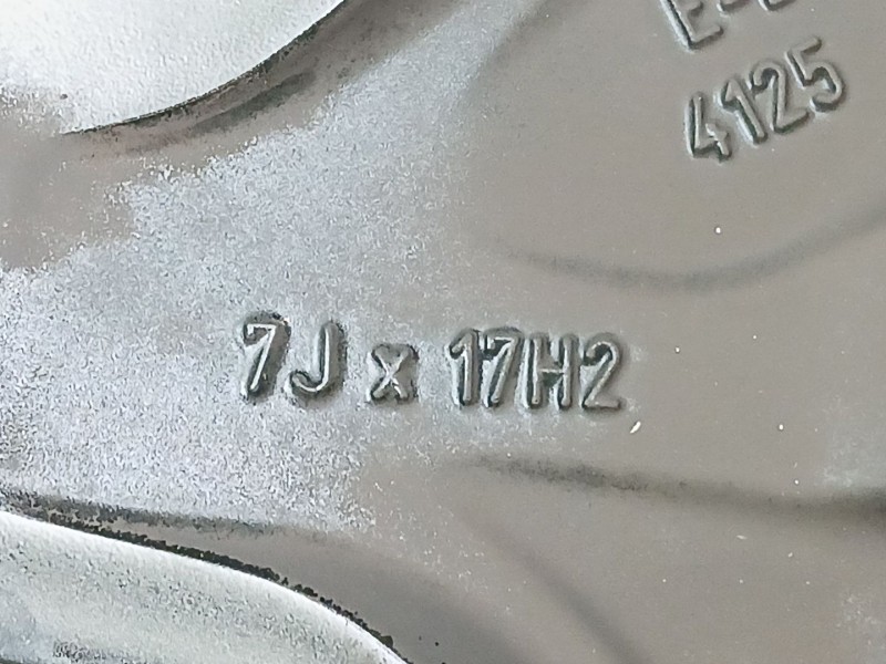 Recambio de llanta para kia ceed crdi referencia OEM IAM 52910J7400  