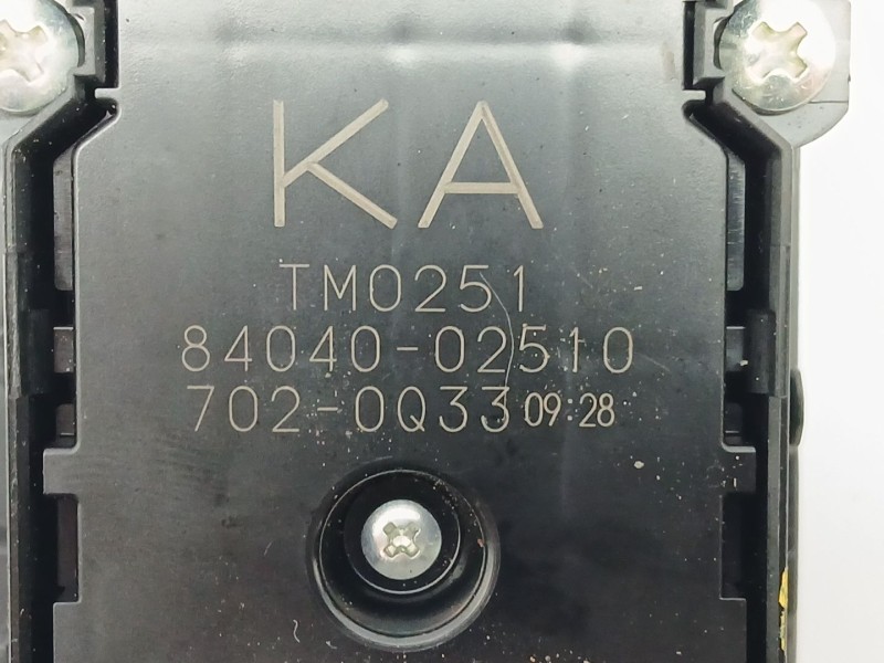 Recambio de mando elevalunas delantero izquierdo para toyota corolla (e21) referencia OEM IAM 8404002510  7020Q33