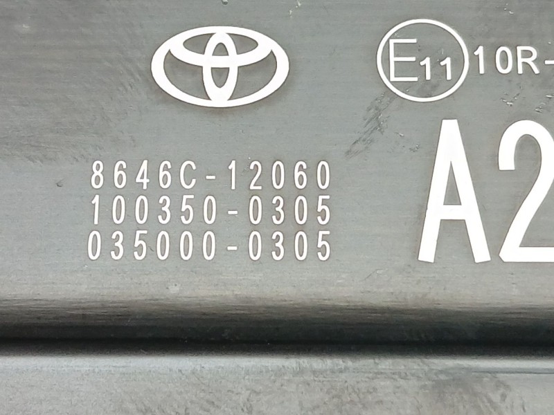 Recambio de modulo electronico para toyota corolla (e21) referencia OEM IAM 8646C12060  1003500305
