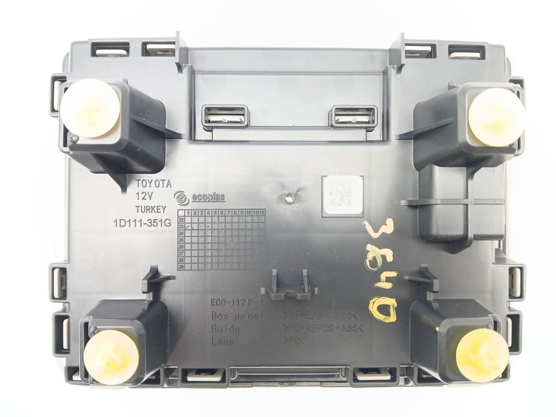 Recambio de luz interior para toyota corolla (e21) referencia OEM IAM 1D111351G  