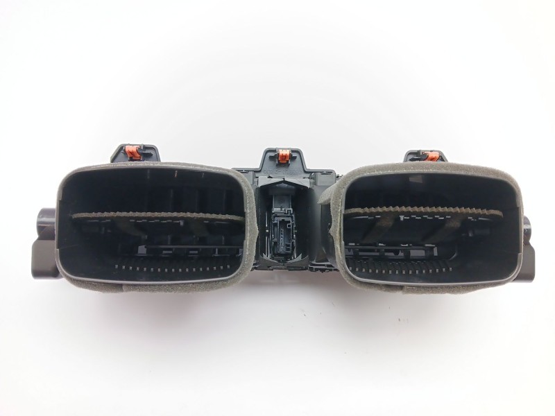 Recambio de rejilla aireadora para toyota corolla (e21) referencia OEM IAM 5567002830  5567002840