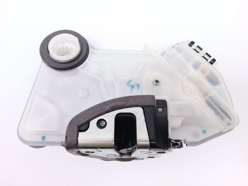 Recambio de cerradura puerta delantera izquierda para toyota corolla (e21) referencia OEM IAM 6904002491  