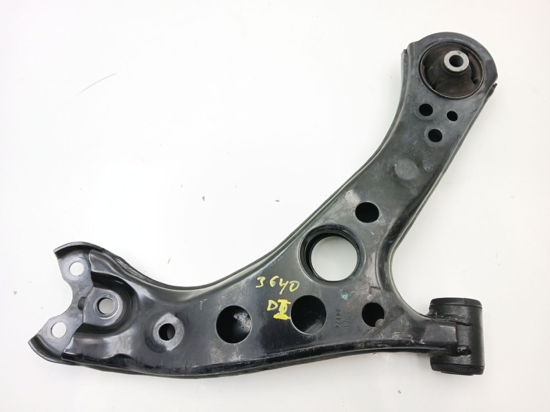 Recambio de brazo suspension inferior delantero izquierdo para toyota corolla (e21) referencia OEM IAM 4806902410  
