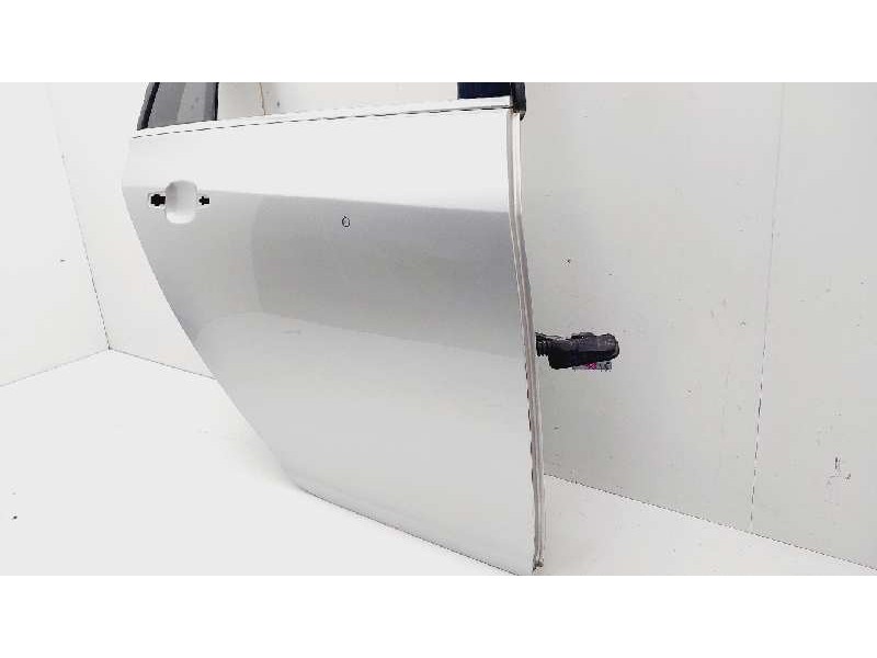 Recambio de puerta trasera derecha para opel insignia sports tourer edition referencia OEM IAM 128208  