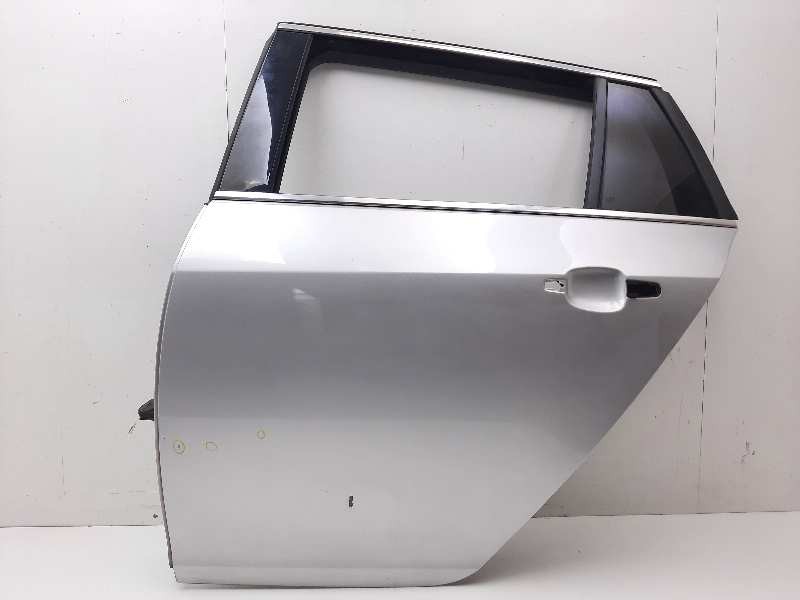 Recambio de puerta trasera izquierda para opel insignia sports tourer edition referencia OEM IAM 128207  