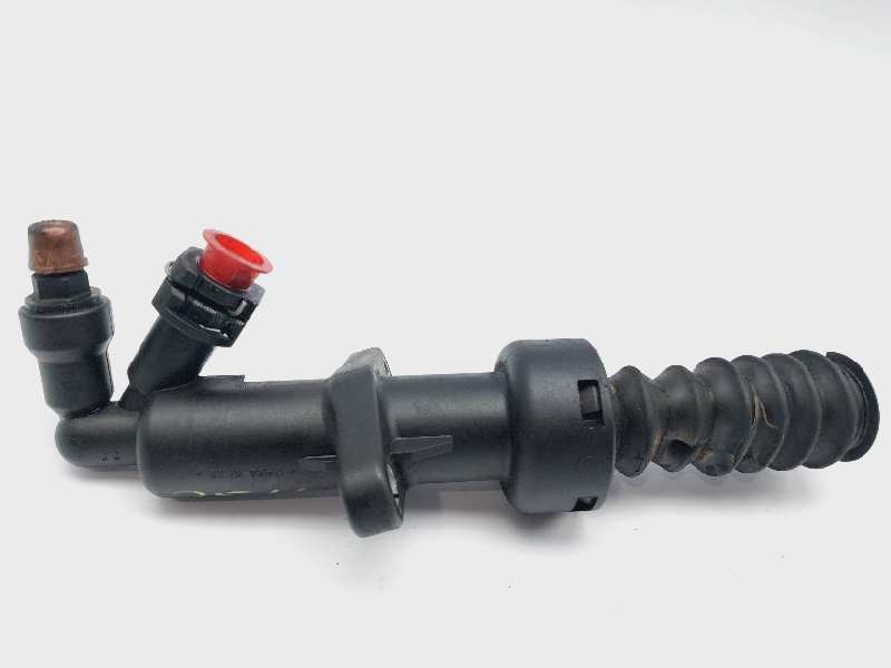 Recambio de bombin embrague para peugeot 3008 confort referencia OEM IAM 218299  