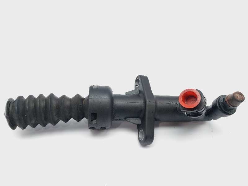 Recambio de bombin embrague para peugeot 3008 confort referencia OEM IAM 218299  