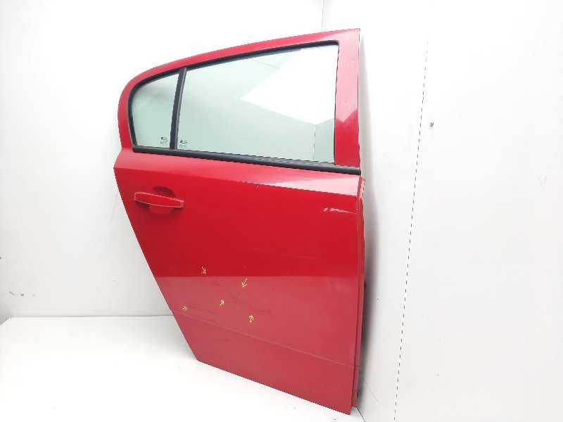 Recambio de puerta trasera derecha para opel astra h berlina referencia OEM IAM  ROJA 