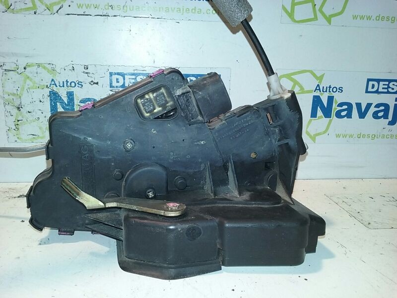 Recambio de cerradura puerta trasera derecha para bmw serie 3 berlina (e46) referencia OEM IAM  7 PINES 