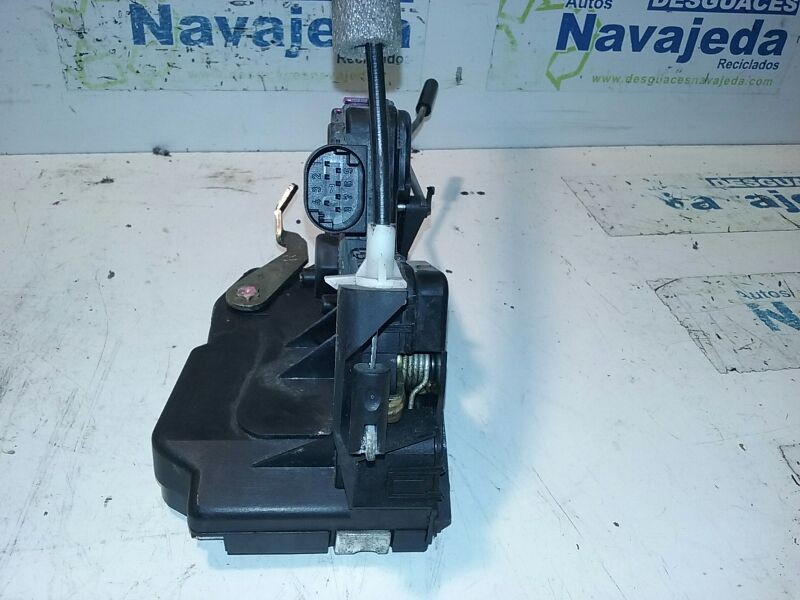 Recambio de cerradura puerta trasera derecha para bmw serie 3 berlina (e46) referencia OEM IAM  7 PINES 