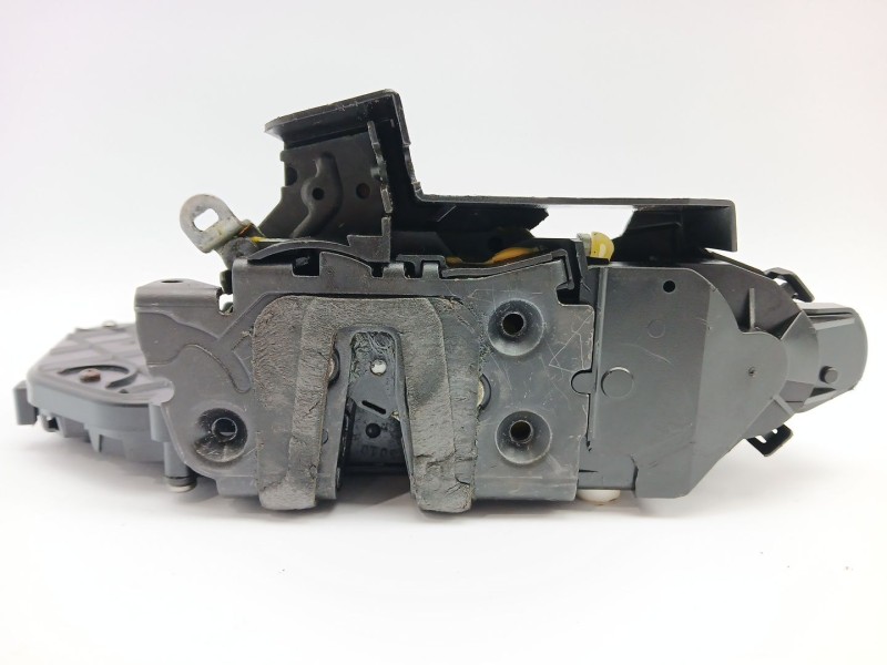 Recambio de cerradura puerta trasera izquierda para land rover discovery iv (l319) 3.0 td 4x4 referencia OEM IAM 8X2A26413AC  