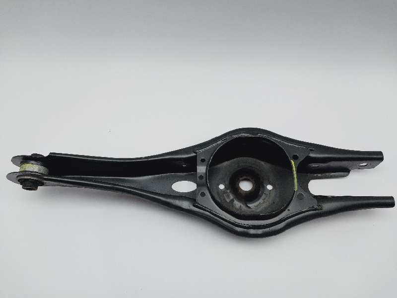 Recambio de brazo suspension inferior trasero derecho para hyundai i30 (pd) n referencia OEM IAM 55220S0000  