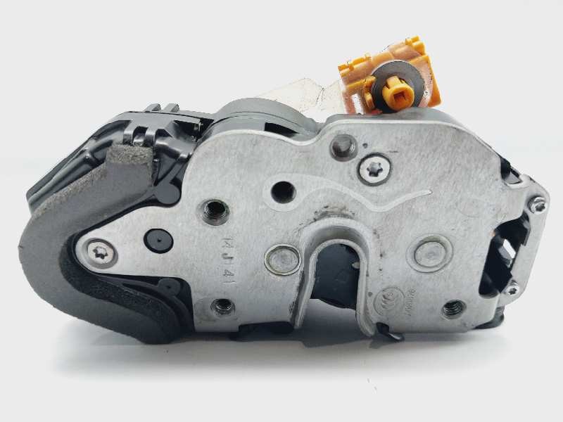 Recambio de cerradura puerta trasera derecha para opel insignia berlina selective referencia OEM IAM 13579566  