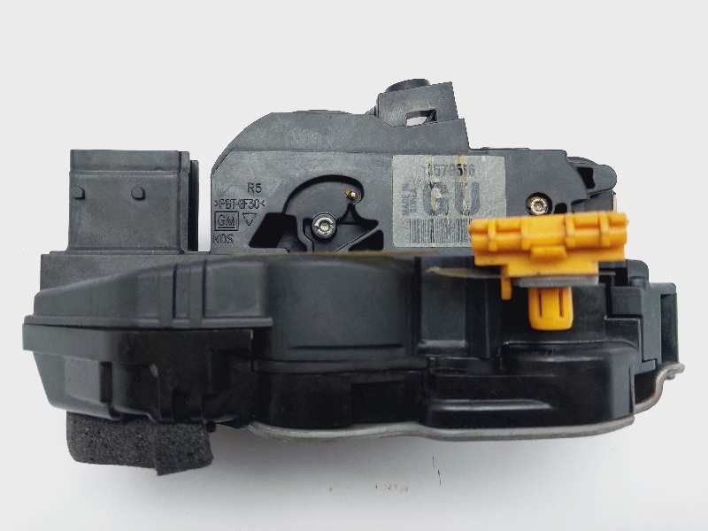 Recambio de cerradura puerta trasera derecha para opel insignia berlina selective referencia OEM IAM 13579566  