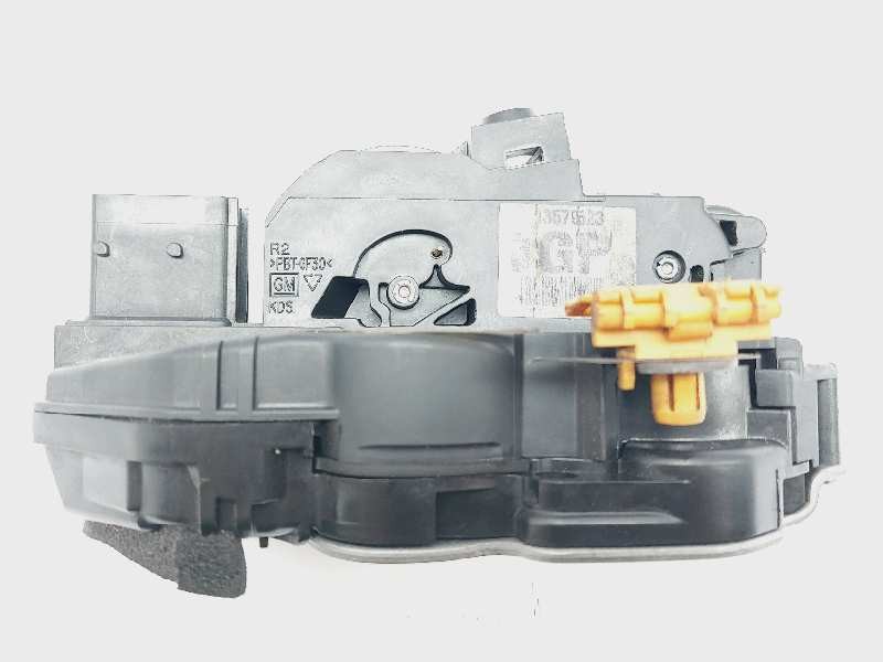 Recambio de cerradura puerta delantera derecha para opel insignia berlina selective referencia OEM IAM 13579523  