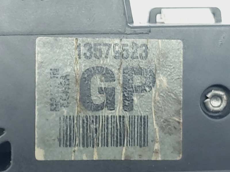 Recambio de cerradura puerta delantera derecha para opel insignia berlina selective referencia OEM IAM 13579523  