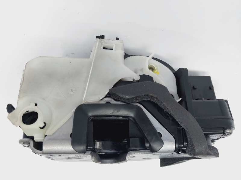 Recambio de cerradura puerta delantera derecha para opel insignia berlina selective referencia OEM IAM 13579523  