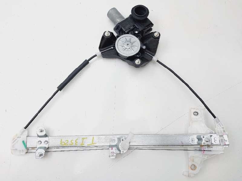 Recambio de elevalunas trasero izquierdo para toyota yaris xpa1f referencia OEM IAM 85720K0010 620206091 