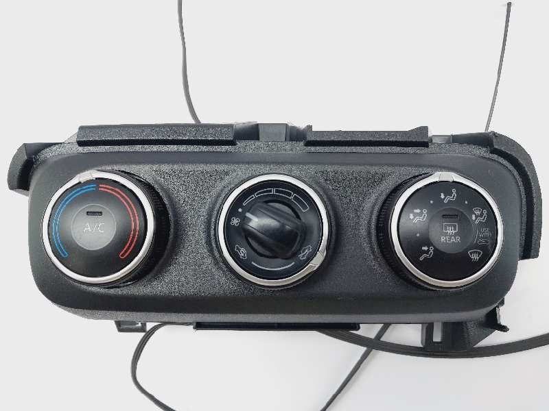 Recambio de mando climatizador para toyota yaris xpa1f referencia OEM IAM 55902K0040 55903K0030 55901K0040