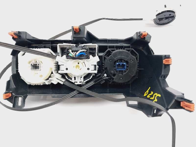 Recambio de mando climatizador para toyota yaris xpa1f referencia OEM IAM 55902K0040 55903K0030 55901K0040