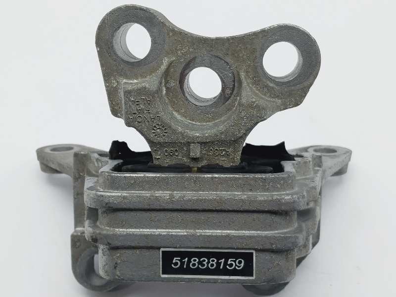 Recambio de soporte motor para alfa romeo giulietta (191) distinctive referencia OEM IAM 51838159  