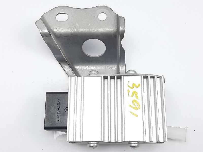 Recambio de modulo electronico para lexus is 300h referencia OEM IAM 8957053030 1049935221 