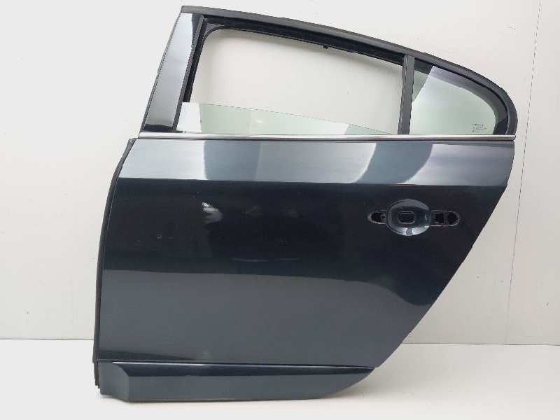 Recambio de puerta trasera izquierda para renault fluence dynamique referencia OEM IAM   