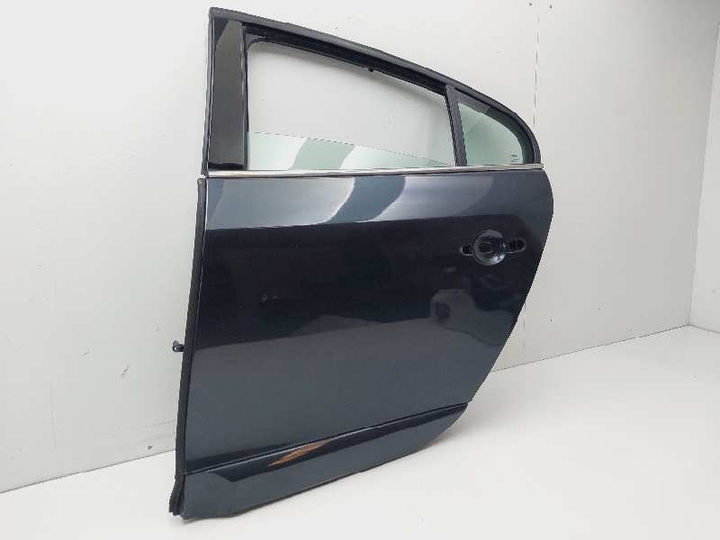 Recambio de puerta trasera izquierda para renault fluence dynamique referencia OEM IAM   