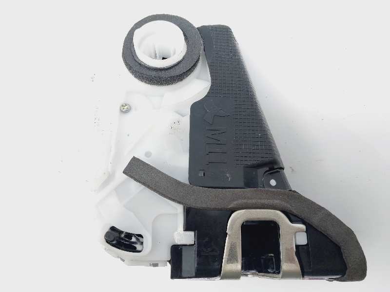 Recambio de cerradura puerta trasera derecha para toyota yaris xpa1f referencia OEM IAM 69050K0040  