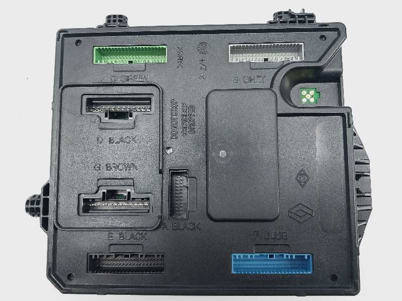 Recambio de caja reles / fusibles para renault fluence dynamique referencia OEM IAM 284B15364R S180098701 
