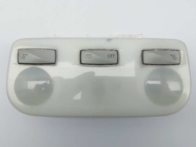 Recambio de luz interior para renault fluence dynamique referencia OEM IAM 264300008R  