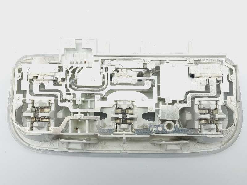 Recambio de luz interior para renault fluence dynamique referencia OEM IAM 264300008R  