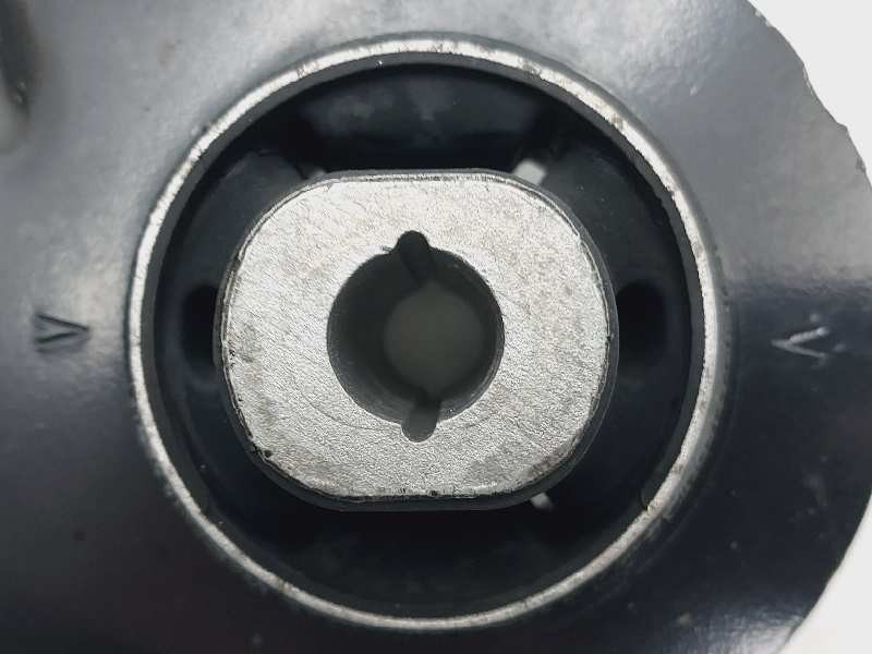 Recambio de brazo suspension inferior delantero derecho para renault fluence dynamique referencia OEM IAM 545009207R  