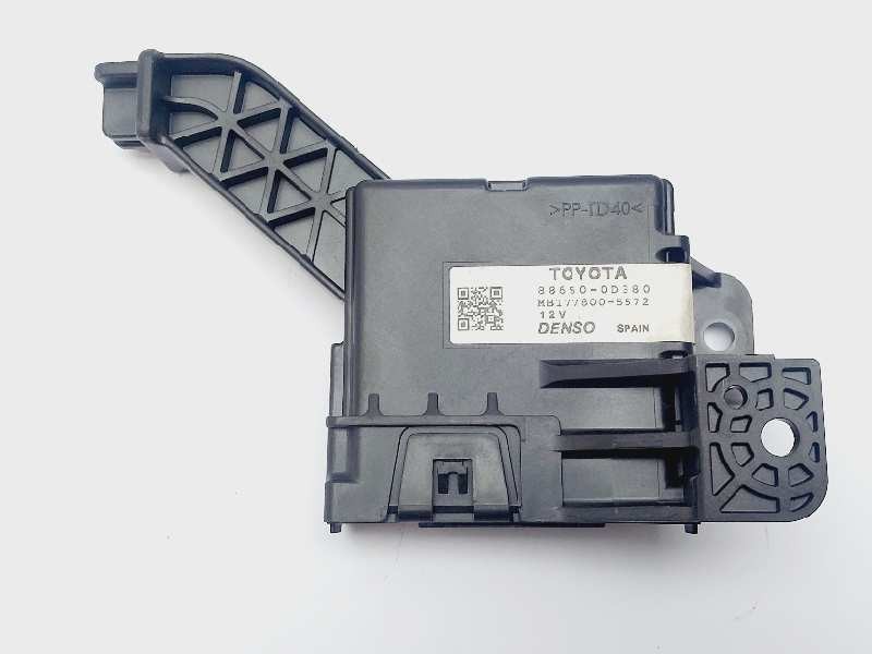 Recambio de modulo electronico para toyota yaris city referencia OEM IAM 886500D380  