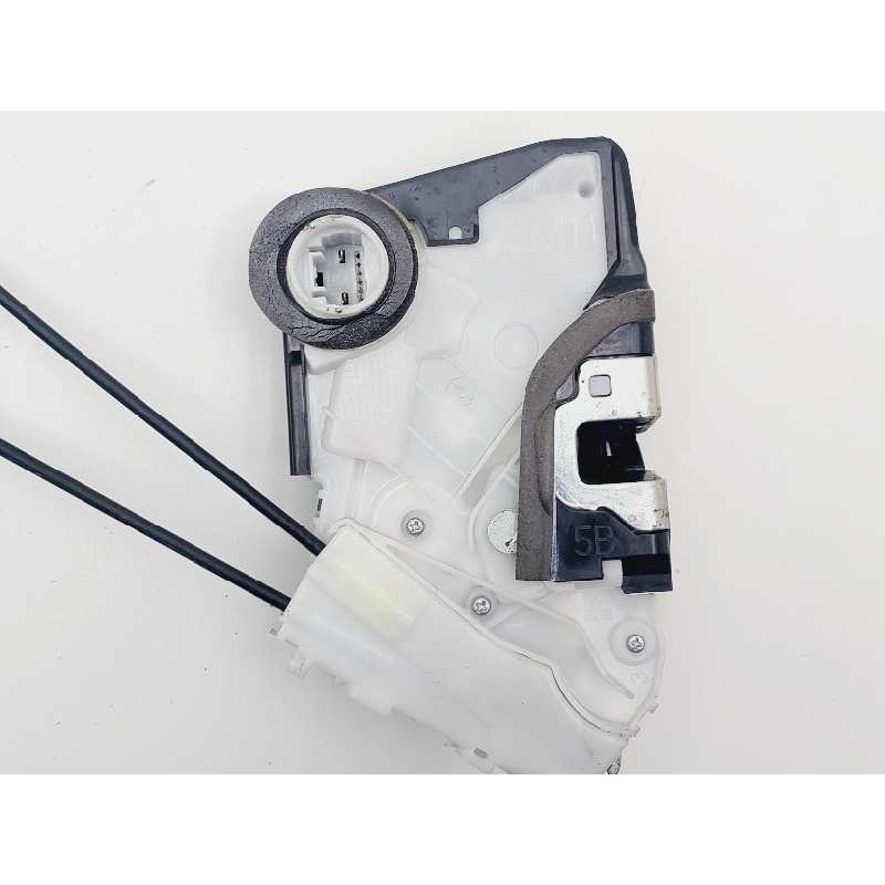 Recambio de cerradura puerta delantera derecha para toyota yaris city referencia OEM IAM U3111130F3  