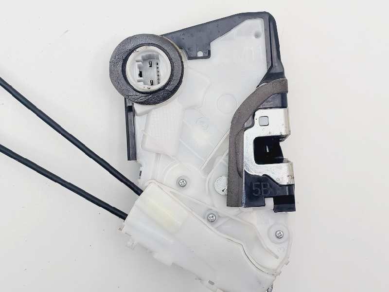 Recambio de cerradura puerta delantera derecha para toyota yaris city referencia OEM IAM U3111130F3  