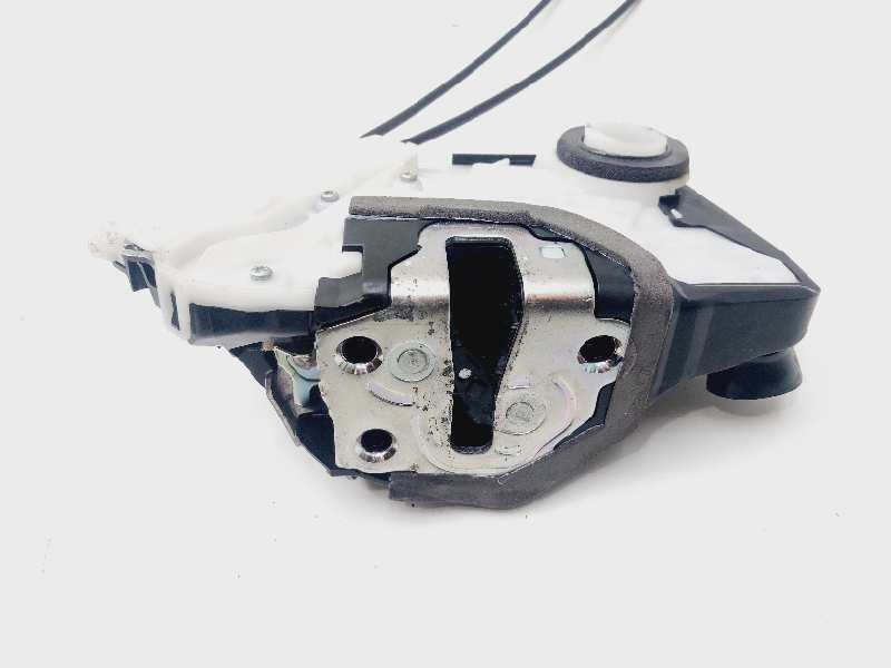 Recambio de cerradura puerta delantera derecha para toyota yaris city referencia OEM IAM U3111130F3  