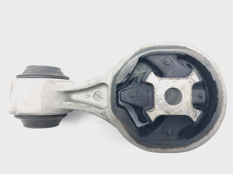 Recambio de soporte motor derecho para renault kadjar limited 4x4 referencia OEM IAM   