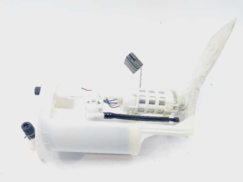 Recambio de bomba combustible para toyota yaris city referencia OEM IAM 777040D070  