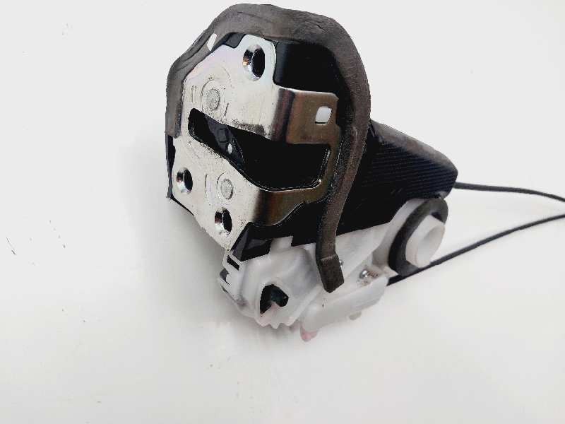 Recambio de cerradura puerta trasera izquierda para toyota yaris city referencia OEM IAM 02014120F2  