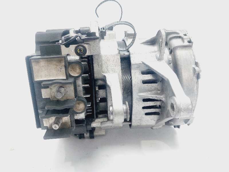 Recambio de alternador para kia ceed crdi referencia OEM IAM 363002U100  
