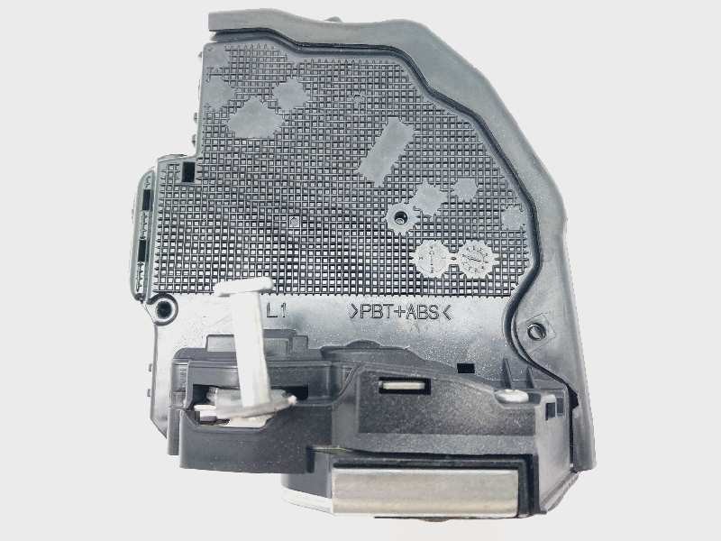 Recambio de cerradura puerta trasera izquierda para lexus ct 200h white edition referencia OEM IAM 6906033131  