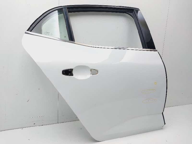 Recambio de puerta trasera derecha para renault megane iv berlina 5p limited referencia OEM IAM 821003398R  