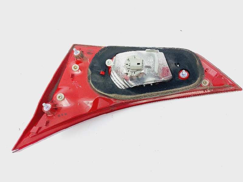 Recambio de piloto trasero izquierdo interior para toyota auris active referencia OEM IAM 8159102450 02260 