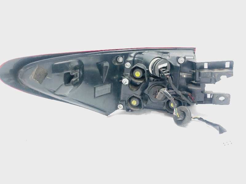 Recambio de piloto trasero derecho para lexus ct 200h white edition referencia OEM IAM 8155176260  