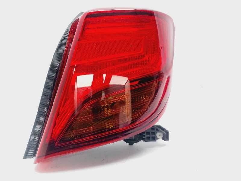 Recambio de piloto trasero derecho para toyota yaris city referencia OEM IAM 815510D600  