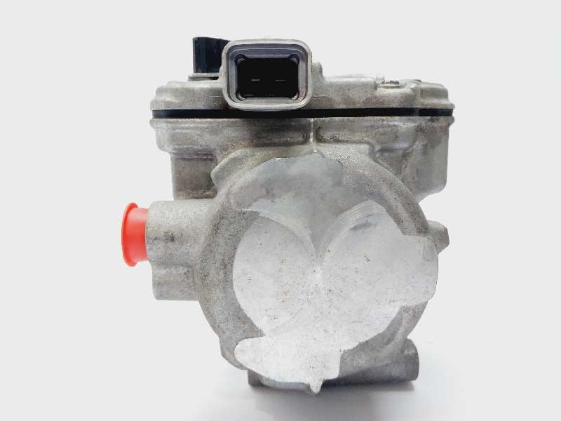 Recambio de compresor aire acondicionado para lexus ct 200h white edition referencia OEM IAM 422000404  