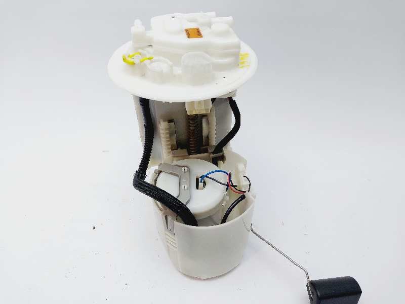 Recambio de bomba combustible para lexus ct 200h white edition referencia OEM IAM 7702047092  