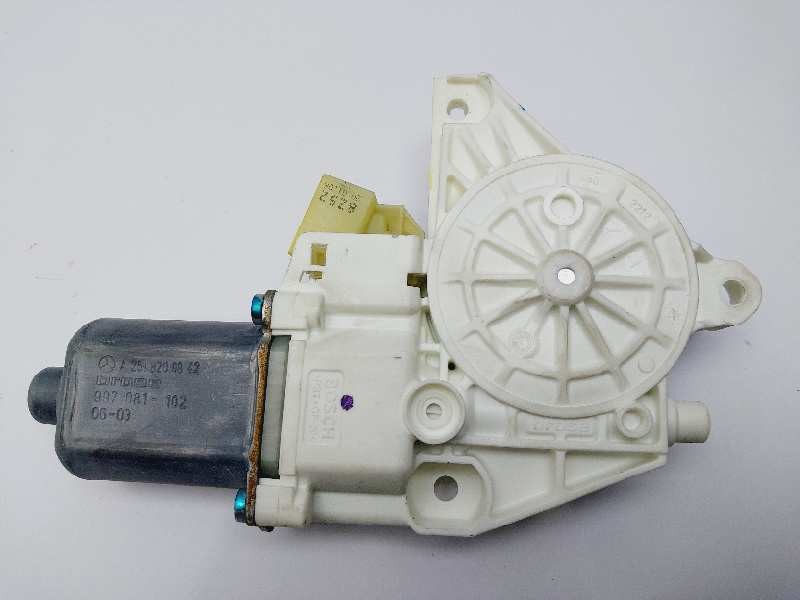 Recambio de motor elevalunas delantero derecho para mercedes-benz clase m (w164) referencia OEM IAM A2518200842  